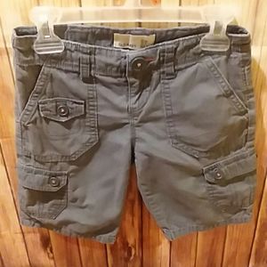 Girl's Old Navy cargo shorts. Size 7. NWOT.